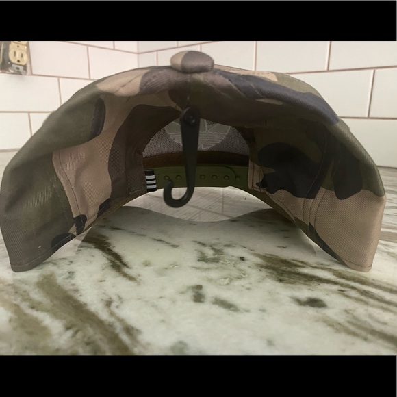 adidas Original Dart Precurve AOP Camo Snapback - Picture 2 of 4